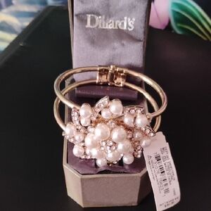 Gold and White Elegant Bracelet